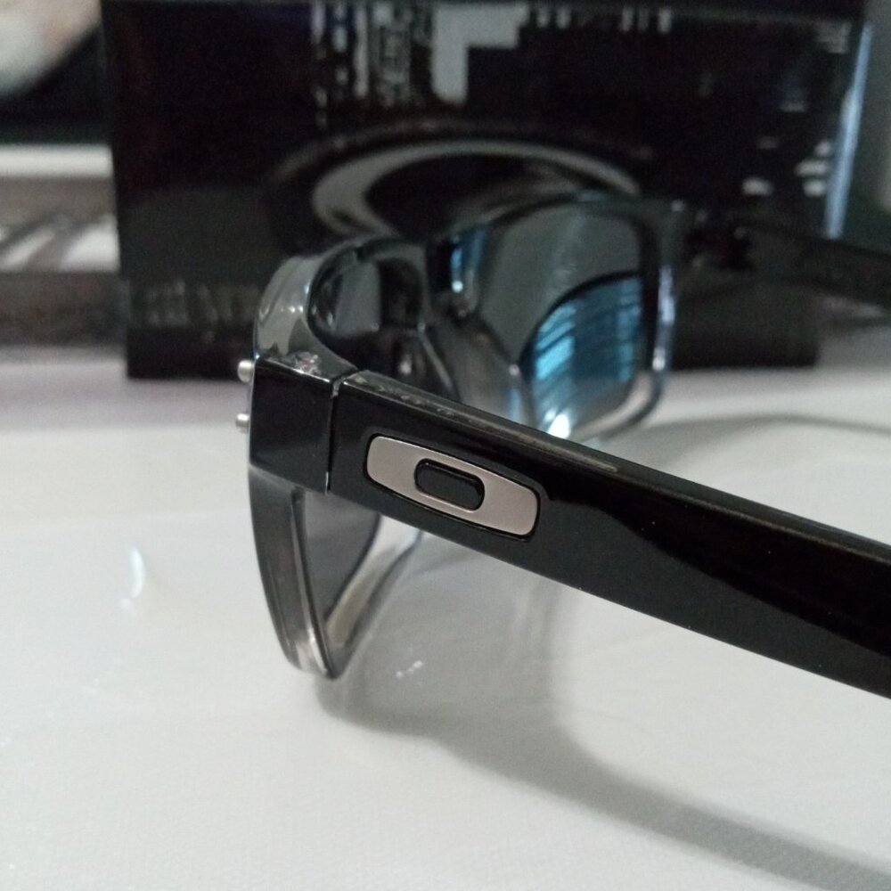 Oakley Holbrook Two Tone Polished Dark Ink Fade 9102 POLARIZED Silver - Picture 5 of 8